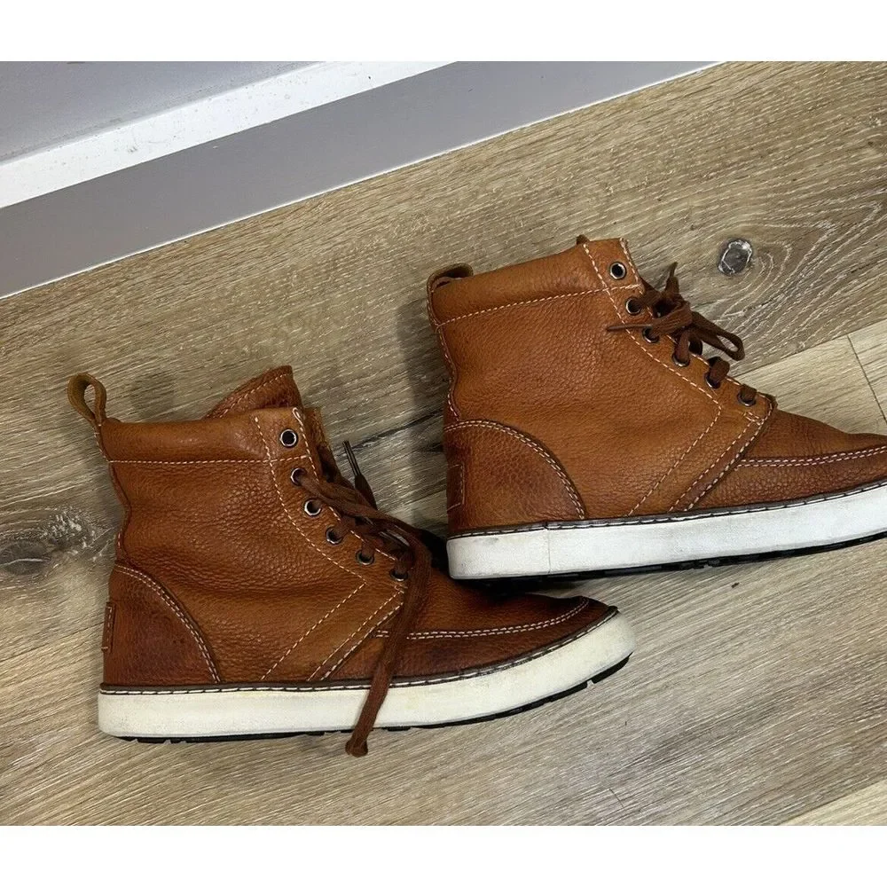 UGG Australia Garrin Sneacker Boots Unisex Mens‎ 6 Women's 7  Leather